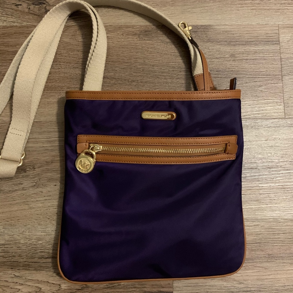 Michael Kors • Cross Body Bag